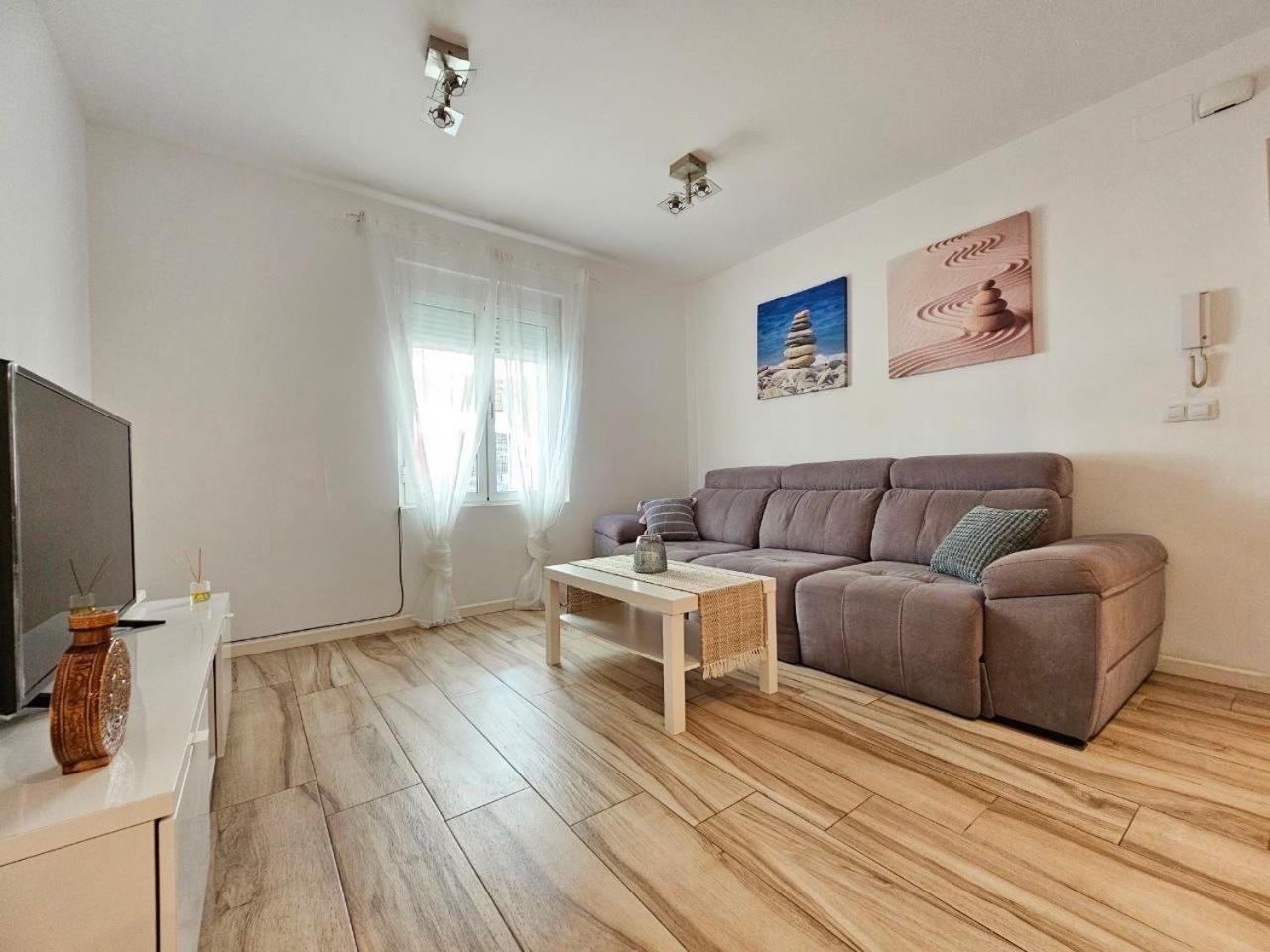 Carolinas Suit Apartment Alicante Exterior photo